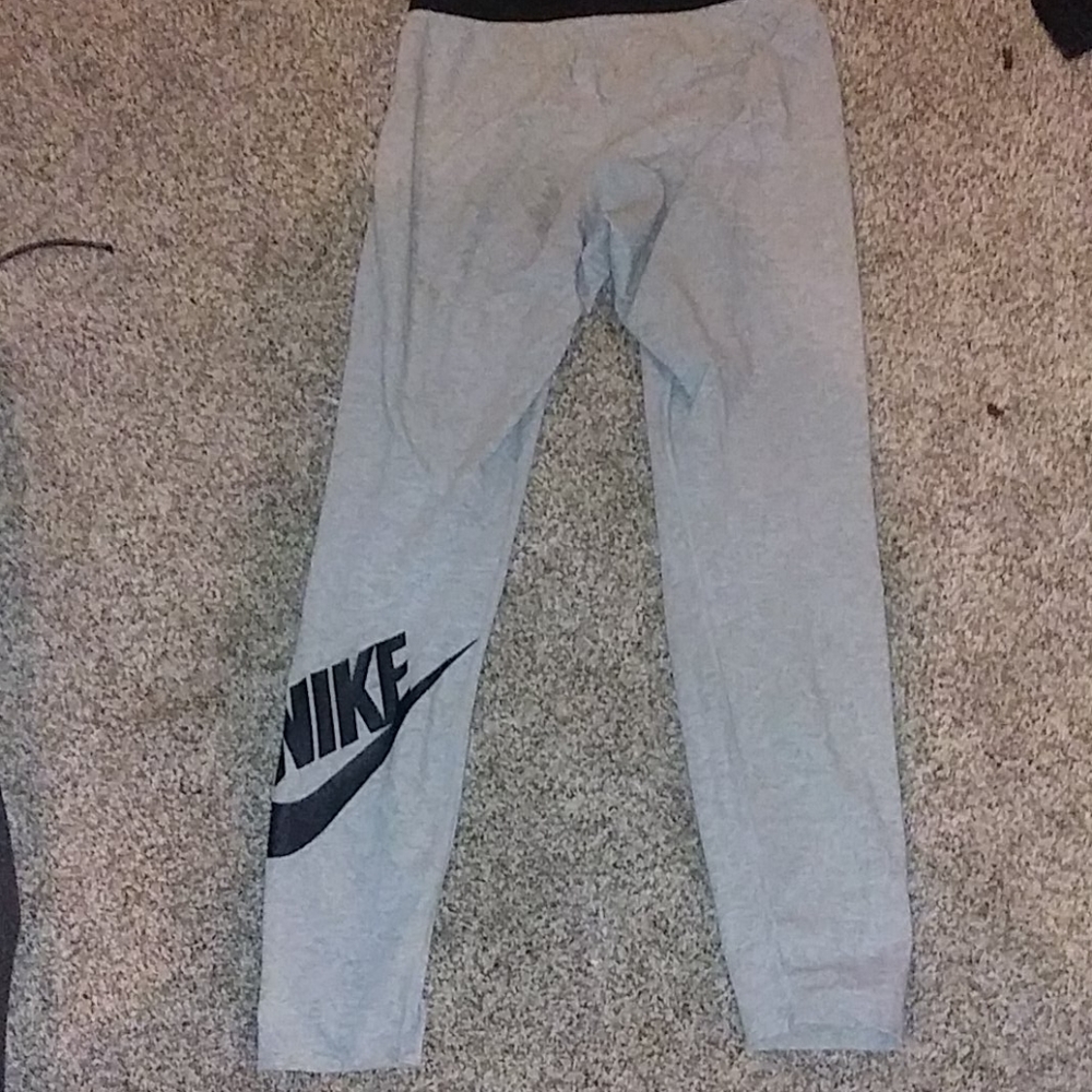 Nike Women's leggings - Picture 2 of 2